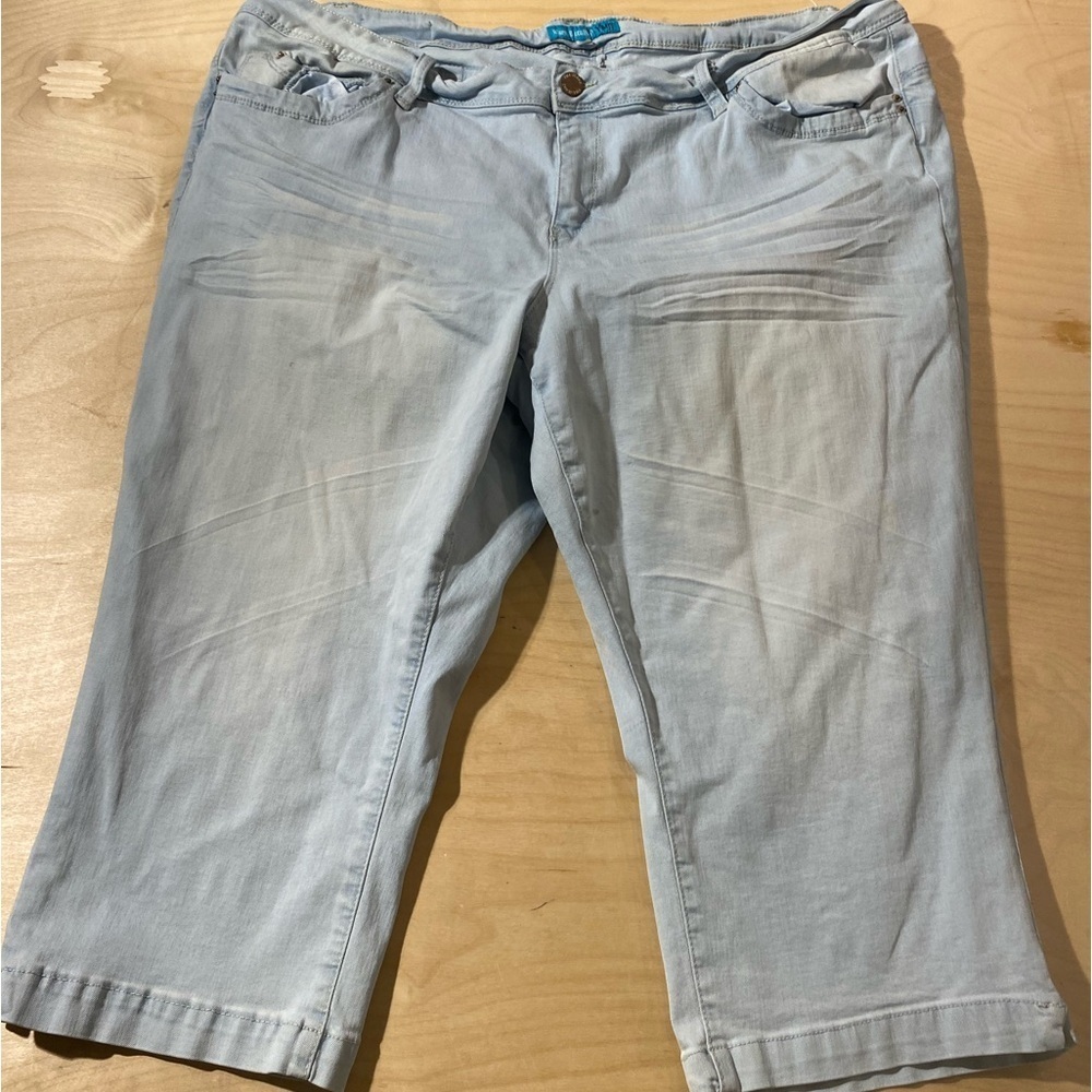 YMI Jean Capris Size 24 (EO)